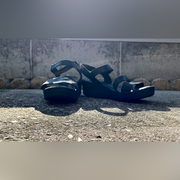 BORN Brand Strappy Sandals - Wedge - Leather - Black - Women’s Size 9M -Open Toe - Picture 5 of 11
